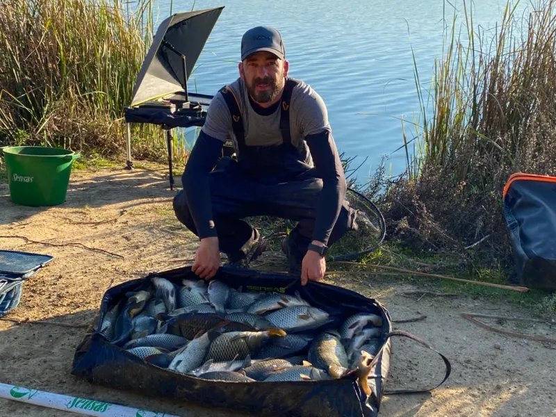Pêche à la carpe au feeder : techniques et astuces Visuel